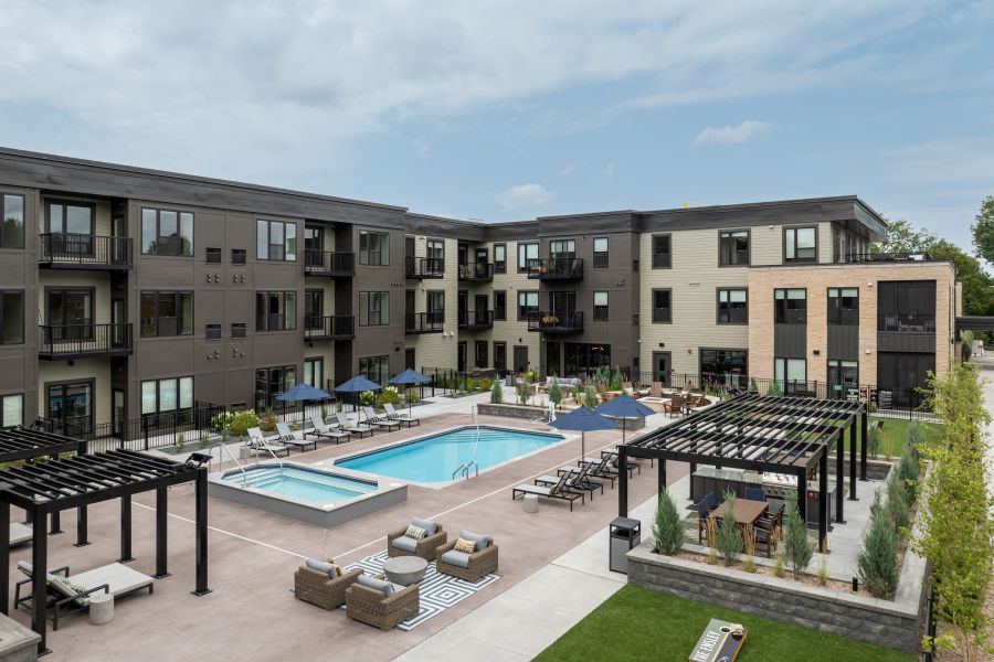 Resort-style Pool & Spa